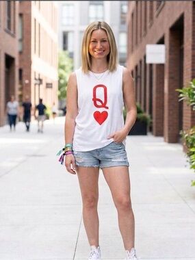Source Unknown White Muscle Tee with Red 'Q' and Heart Graphic